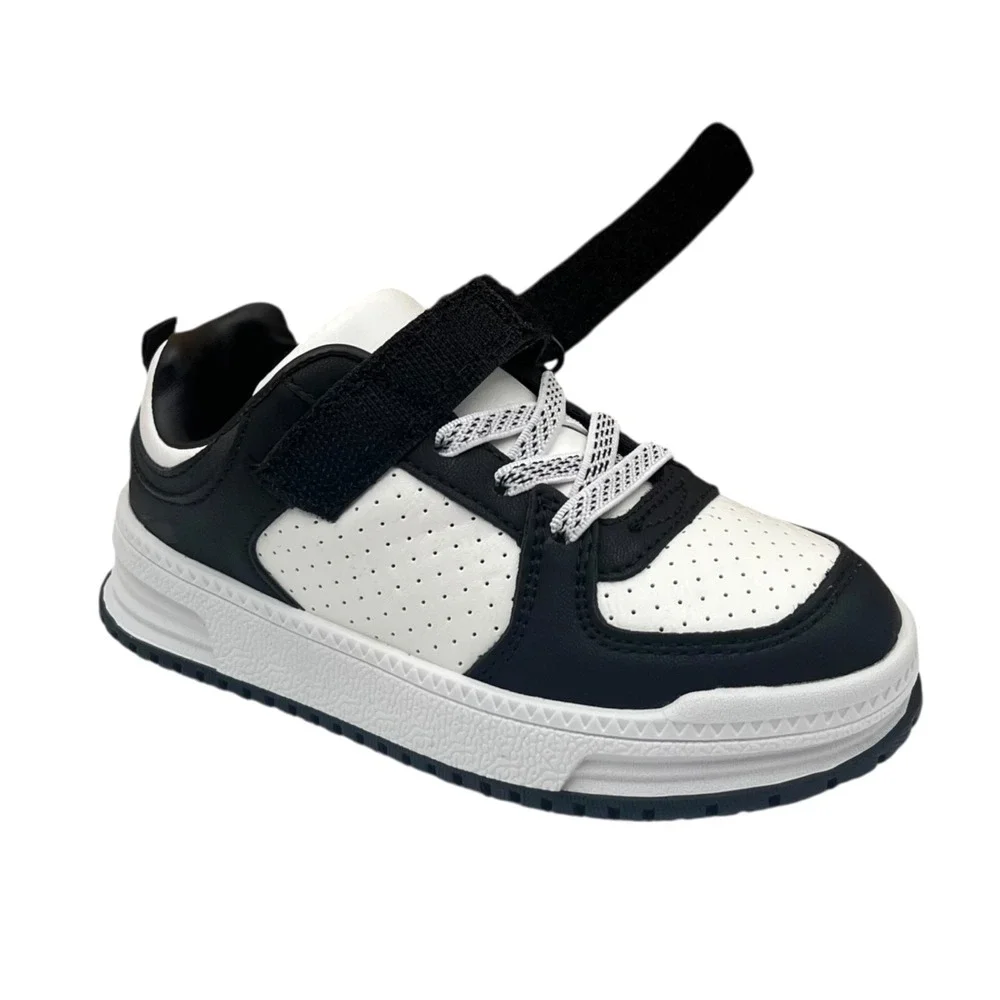 Carters Little Boys Ayngel Classic Style Slip-on Sneakers‎ Size 11 Black White
